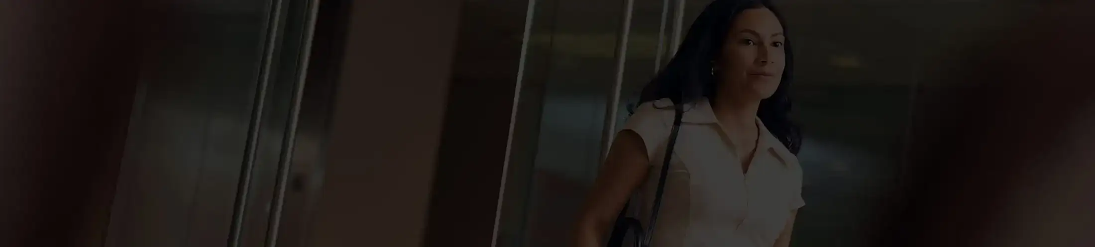 Client arriving at Stewart J Guss personal injury law office in Houston for legal consultation